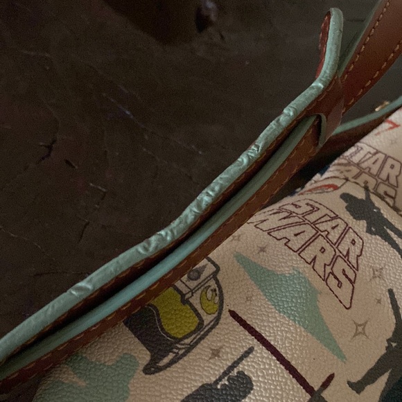 Star Wars Dooney & Bourke crossbody - Picture 4 of 7